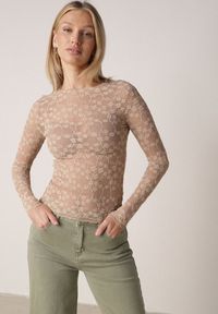 Born2be - Beżowa Bluzka Koronkowa z Transparentnego Materiału Hermatea. Okazja: na co dzień. Kolor: beżowy. Materiał: materiał, koronka. Styl: casual, elegancki, klasyczny #1