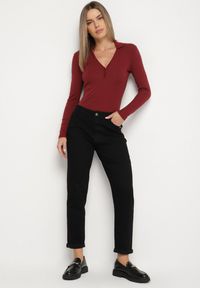 Born2be - Czarne Casualowe Jeansy o Kroju Mom Fit Arettia. Okazja: na co dzień. Stan: podwyższony. Kolor: czarny. Styl: casual