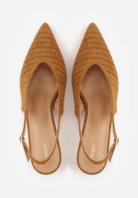 Born2be - Brązowe Ażurowe Czółenka VICES na Obcasie Kaczuszka z Odkrytą Piętą Metipise. Okazja: na co dzień. Nosek buta: szpiczasty. Zapięcie: pasek. Kolor: brązowy. Wzór: ażurowy. Materiał: jeans. Obcas: na obcasie. Styl: casual, elegancki, wizytowy. Wysokość obcasa: średni #8