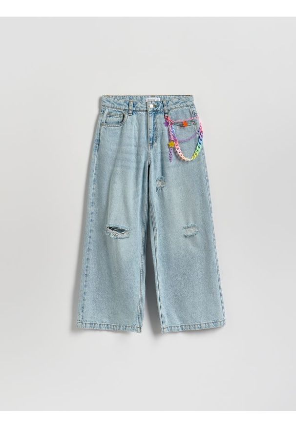Reserved - Jeansy super wide leg z łańcuszkiem - niebieski. Kolor: niebieski