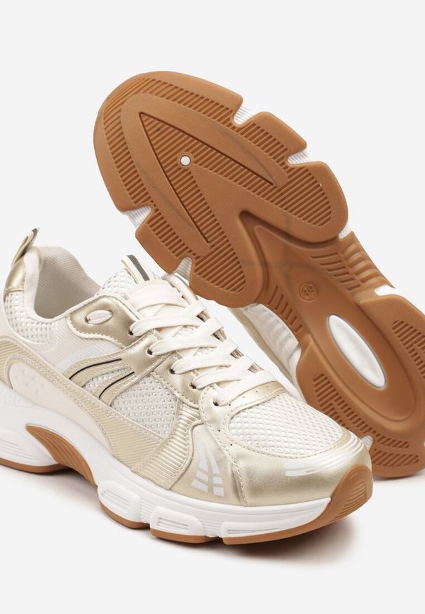 Born2be - Beżowe Sneakersy w Streetwearowym Stylu z Siateczkowymi Zdobieniami Dorelline. Okazja: na co dzień. Zapięcie: sznurówki. Kolor: beżowy. Materiał: jeans. Wzór: aplikacja