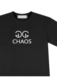 CHAOS BY MARTA BOLIGLOVA - Czarny t-shirt z kontrastowym logo. Kolor: czarny. Materiał: bawełna. Wzór: nadruk