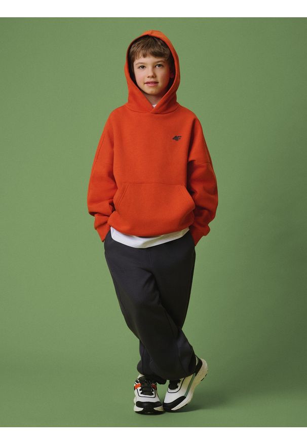 4f - 4F Bluza dresowa loose z kapturem chłopięca - pomarańczowa 146/152 (10-12 lat). Okazja: na spacer, na co dzień, na uczelnię. Typ kołnierza: kaptur. Kolor: pomarańczowy. Materiał: dresówka. Długość: długie. Sezon: lato. Styl: casual