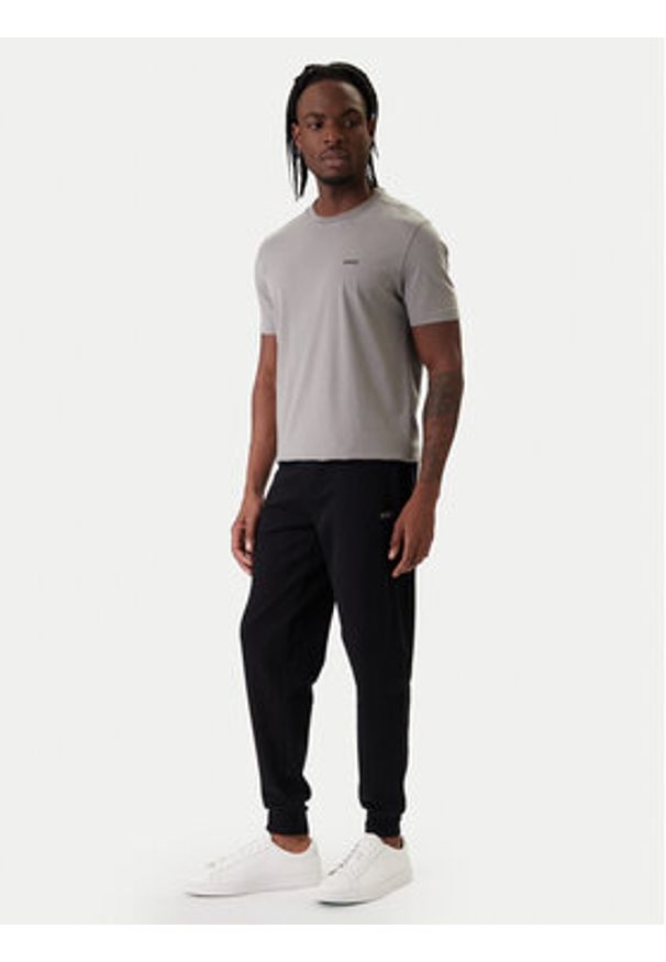 BOSS Spodnie dresowe Waffle 50535878 Czarny Regular Fit. Kolor: czarny. Materiał: syntetyk