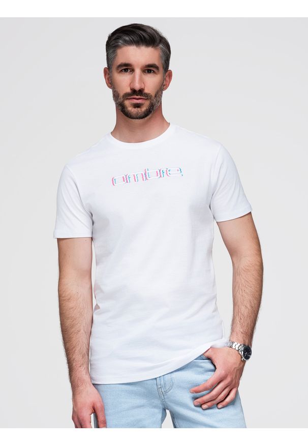 Ombre Clothing - T-shirt męski z haftem na klatce piersiowej – biały V2 - Rozmiar: M. Okazja: na co dzień. Kolor: biały. Materiał: bawełna, dzianina. Długość: krótkie. Wzór: haft. Styl: casual, klasyczny