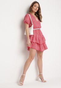 Born2be - Czerwona Sukienka z Gumką w Talii z Kopertowym Dekoltem Ianveia. Kolor: czerwony. Typ sukienki: kopertowe #2