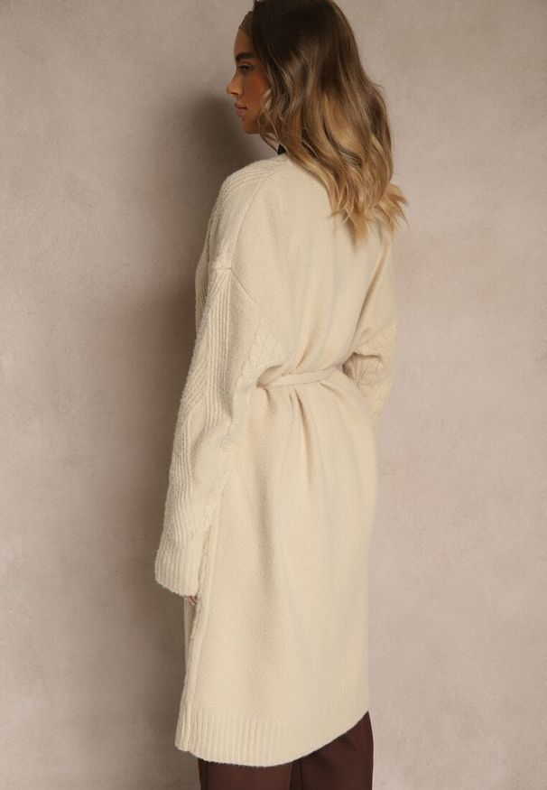 Renee - Beżowy Tłoczony Kardigan z Wełną o Kroju Bez Zapięć z Paskiem Dorrive. Okazja: na co dzień. Kolor: beżowy. Materiał: wełna. Styl: elegancki, casual