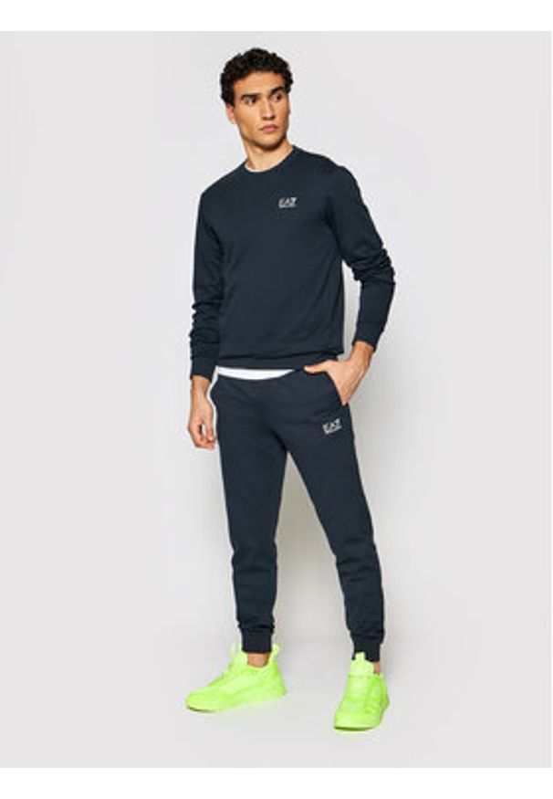 EA7 Emporio Armani Spodnie dresowe 8NPP53 PJ05Z 1578 Granatowy Slim Fit. Kolor: niebieski. Materiał: bawełna