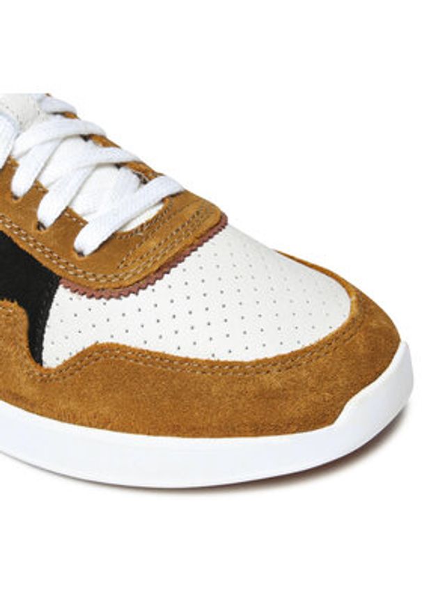 Clarks Sneakersy 26164247 Brązowy. Kolor: brązowy. Materiał: zamsz, skóra