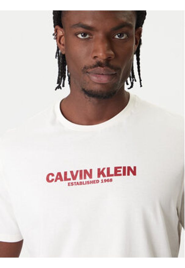 Calvin Klein T-Shirt 30s Graphic LV04RE820G Biały Regular Fit. Kolor: biały. Materiał: bawełna