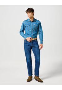 Wrangler - WRANGLER MĘSKIE SPODNIE JEANSOWE TEXAS SHADOW JEANS 112356851 W121017432. Okazja: na co dzień. Wzór: gładki. Styl: klasyczny, sportowy, casual