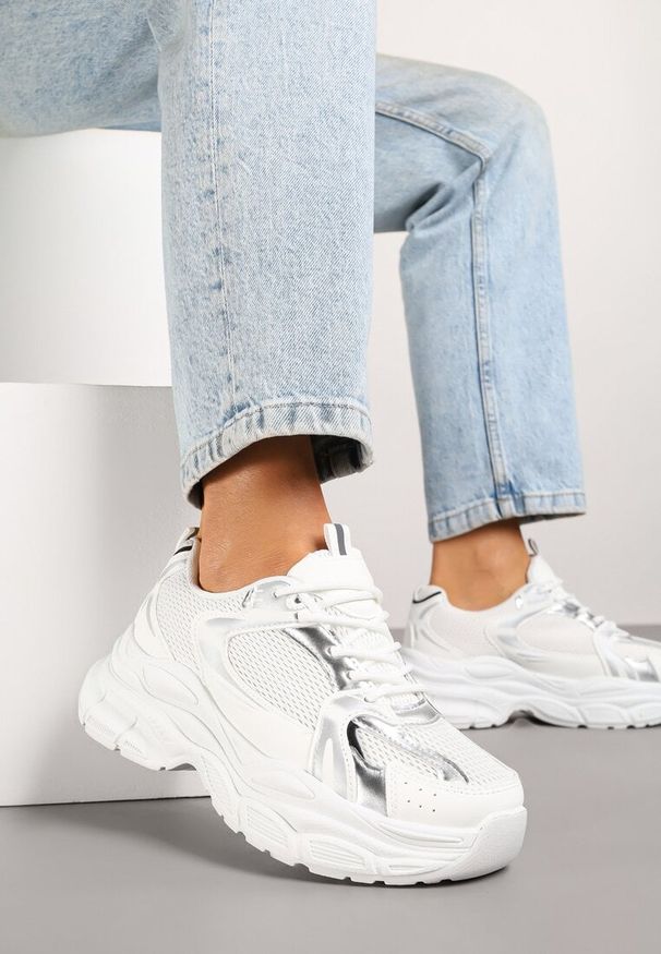 Born2be - Biało-Srebrne Sneakersy Vices na Grubej Podeszwie z Tłoczeniami Nativine. Okazja: na co dzień. Kolor: biały. Materiał: jeans