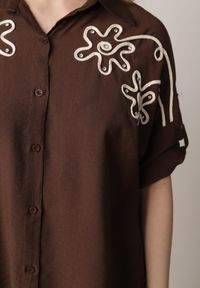 Born2be - Brązowa Nietoperzowa Koszula z Wiskozy z Haftem i Podpinanymi Rękawami Jilyla. Okazja: do pracy, na co dzień. Kolor: brązowy. Materiał: wiskoza. Długość: długie. Wzór: haft. Styl: elegancki, casual #5