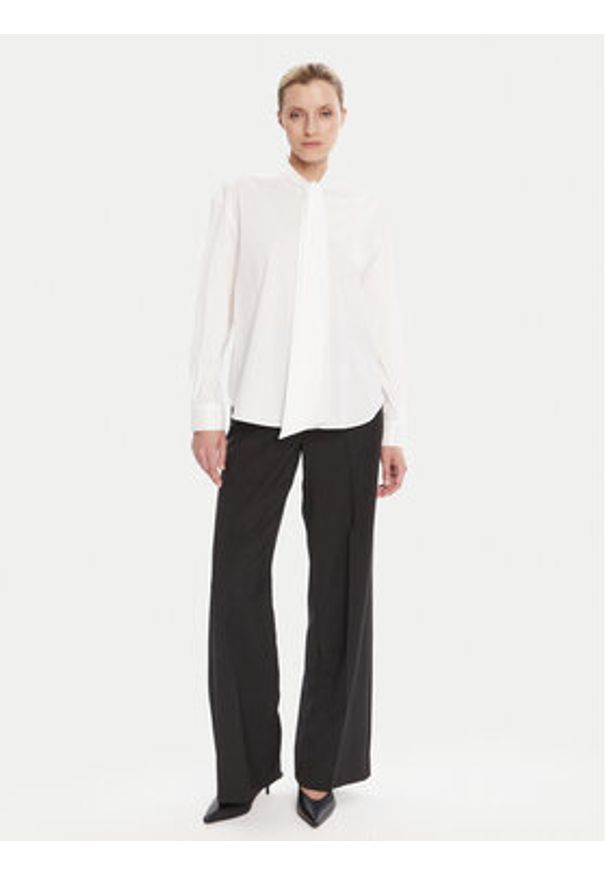 JOOP! Koszula 58 253B58Bernarda 30047570 Biały Loose Fit. Kolor: biały. Materiał: bawełna