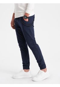 Ombre Clothing - Spodnie męskie materiałowe JOGGERY z ozdobnym sznurkiem - granatowe V9 P908 - XXL. Kolor: niebieski. Materiał: materiał #4