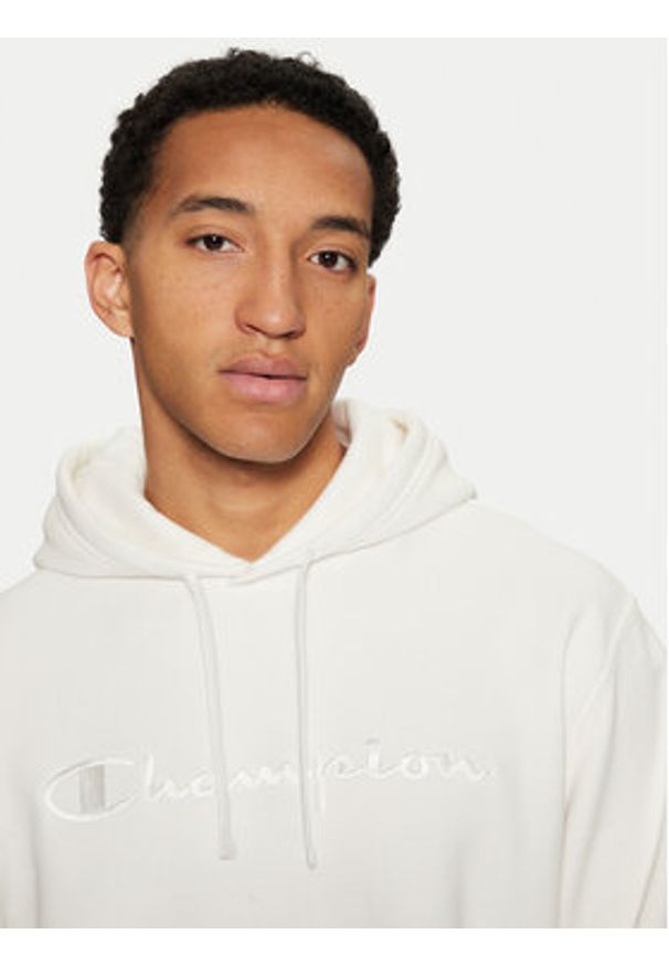 Champion Bluza 220271 Biały Relaxed Fit. Kolor: biały. Materiał: bawełna