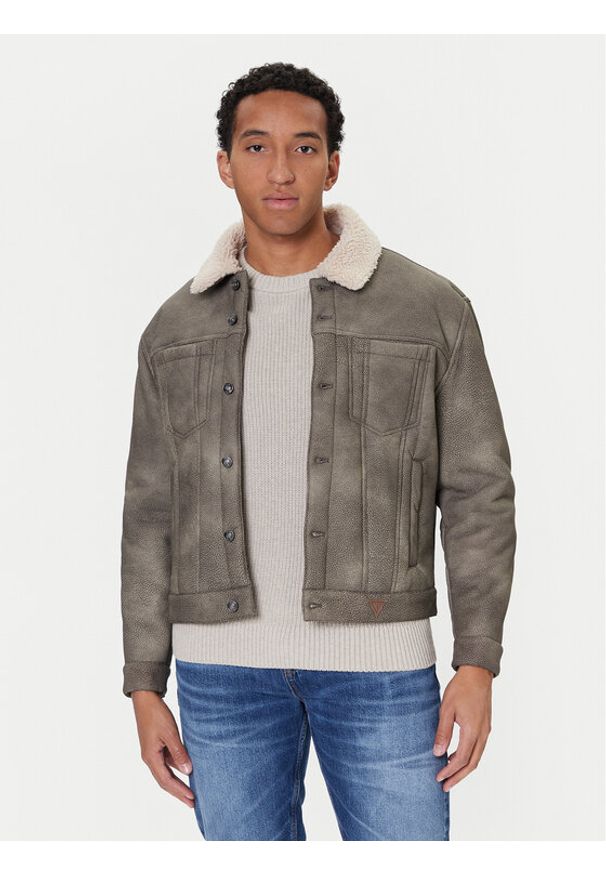 Guess Kurtka z imitacji skóry M5BL0I W2500 Brązowy Regular Fit. Kolor: brązowy. Materiał: skóra