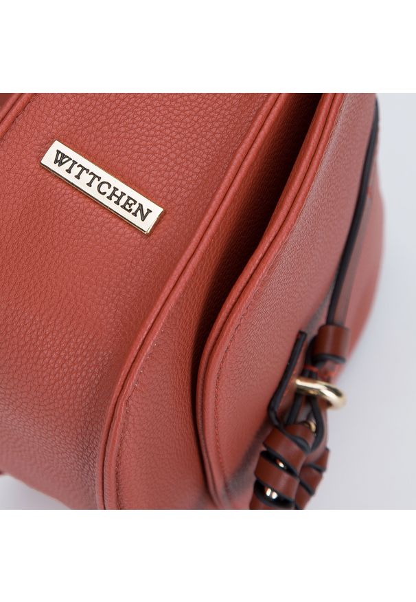 Wittchen - Torebka crossbody z kółkiem. Kolor: czerwony. Wzór: haft, aplikacja. Dodatki: z haftem. Materiał: skórzane. Styl: casual