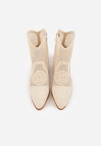 Renee - Beżowe Botki Kowbojki VICES na Niskim Stożku z Ażurową Cholewką Azinessa. Okazja: na co dzień. Kolor: beżowy. Materiał: zamsz, jeans. Szerokość cholewki: normalna. Wzór: ażurowy. Obcas: na stożku. Styl: casual. Wysokość obcasa: niski #8