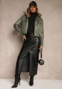 Renee - Zielona Pikowana Kurtka o Pudełkowym Fasonie z Warstwowymi Rękawami Liotire. Okazja: na co dzień. Kolor: zielony. Materiał: jeans, dzianina. Sezon: jesień. Styl: casual #5