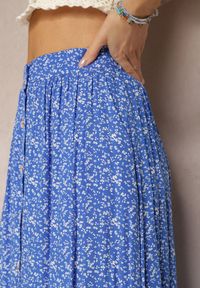 Renee - Niebieska Spódnica Maxi z Wiskozy w Kwiatowy Wzór o Rozkloszowanym Fasonie Skules. Kolor: niebieski. Materiał: wiskoza. Wzór: kwiaty. Styl: elegancki #5