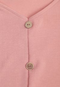 Born2be - Różowa Bluzka z Bawełną o Nietoperzowym Kroju z Guzikami Mistwin. Okazja: do pracy, na co dzień. Kolor: różowy. Materiał: bawełna. Styl: klasyczny, casual #4