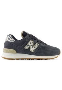 Buty damskie New Balance WL574XE2 – czarne. Kolor: czarny. Materiał: materiał, bawełna, syntetyk, skóra, guma, dresówka. Szerokość cholewki: normalna. Wzór: nadruk, motyw zwierzęcy. Model: New Balance 574