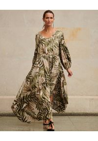 BY CABO - Maxi sukienka z nadrukiem Piemonte. Typ kołnierza: dekolt na plecach. Kolor: zielony. Materiał: wiskoza. Wzór: nadruk. Długość: maxi