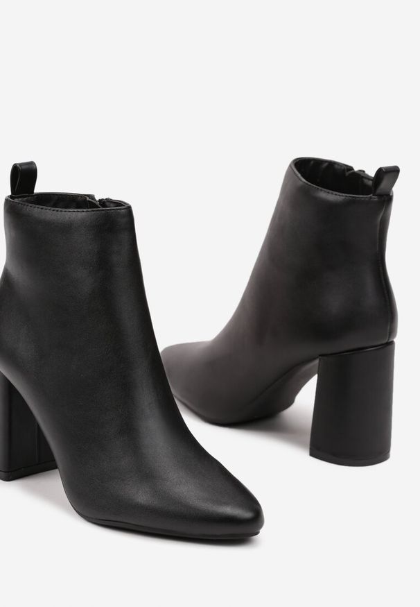 Born2be - Czarne Minimalistyczne Botki na Słupku z Noskiem w Szpic Keloma. Okazja: do pracy, na co dzień, na spotkanie biznesowe. Zapięcie: zamek. Kolor: czarny. Materiał: jeans. Obcas: na słupku. Styl: casual, klasyczny, biznesowy