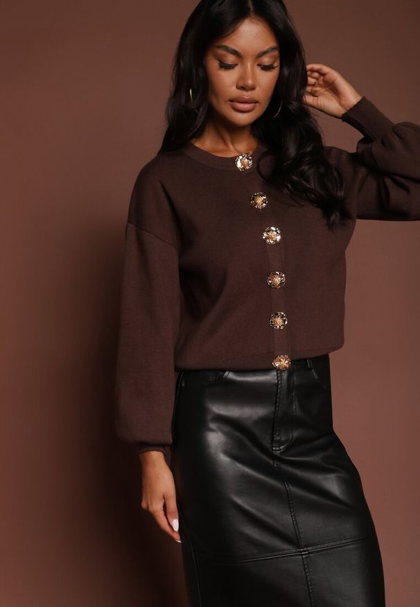 Renee - Brązowy Kardigan z Wiskozą Zdobiony Eleganckimi Napami i Bufiastymi Rękawami Acannte. Kolor: brązowy. Materiał: wiskoza. Wzór: aplikacja. Styl: elegancki