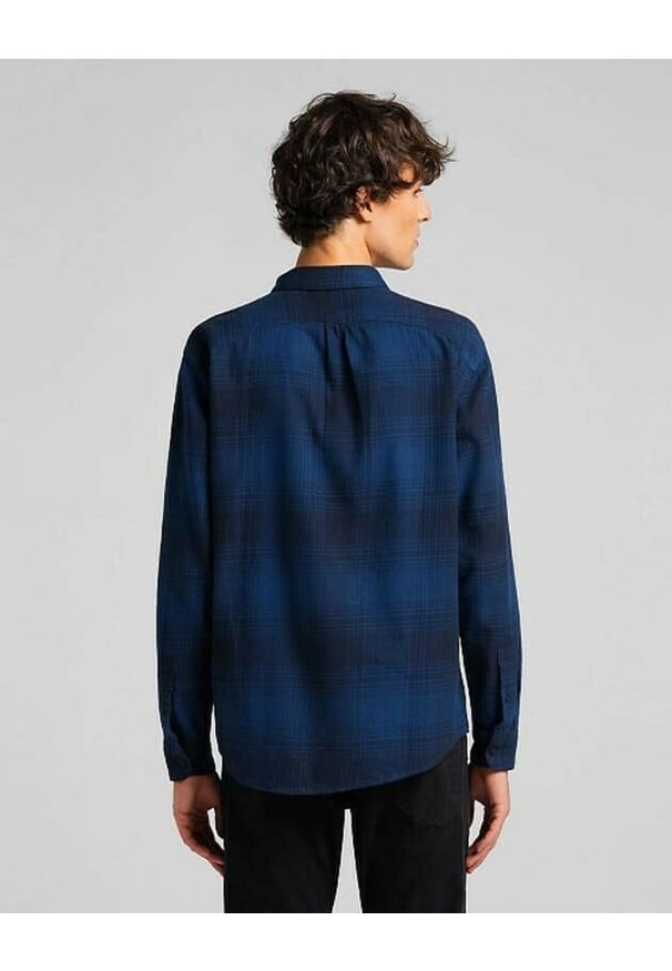 Lee - LEE RIVETED SHIRT MĘSKA KOSZULA RELAXED FIT WASHED BLUE L66INNLR 112116435