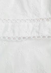 Born2be - Biały Komplet Boho z Koronkowym Topem i Długą Spódnicą z Gumką w Pasie Isemia. Kolor: biały. Materiał: koronka #8