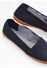 bonprix - Buty wsuwane z bawełnianego płótna. Zapięcie: bez zapięcia. Kolor: niebieski. Materiał: bawełna #2