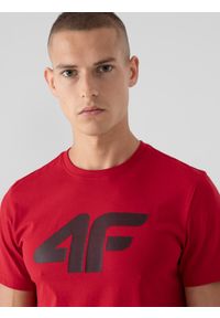 4f - T-shirt regular z nadrukiem męski. Kolor: czerwony. Materiał: bawełna, dzianina. Wzór: nadruk #1