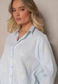 Renee - Niebieska Koszula z Bawełny z Regulacją przy Rękawach Dorione. Okazja: na co dzień, do pracy. Typ kołnierza: kołnierzyk klasyczny. Kolor: niebieski. Materiał: bawełna. Styl: klasyczny, elegancki, casual #5