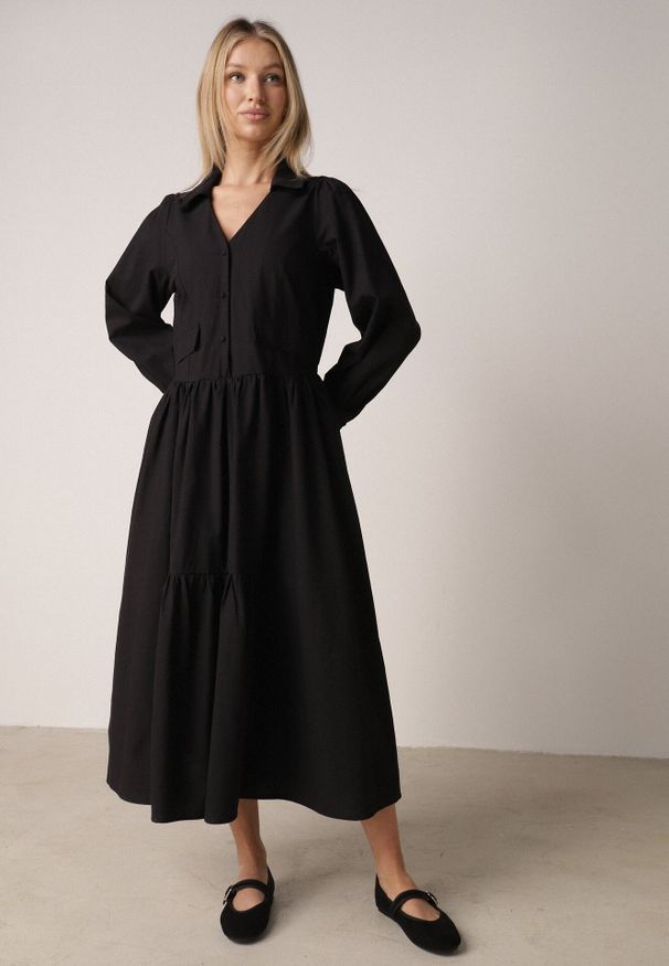 Born2be - Czarna Bawełniano-Wiskozowa Sukienka Koszulowa z Imitacją Kieszeni Biriala. Okazja: na co dzień. Kolor: czarny. Materiał: wiskoza, bawełna. Typ sukienki: koszulowe. Styl: casual, elegancki, klasyczny