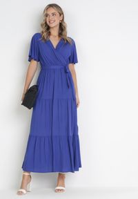 Born2be - Granatowa Rozkloszowana Sukienka Maxi z Wiązanym Paskiem Japhelia. Kolor: niebieski. Materiał: materiał. Styl: klasyczny. Długość: maxi