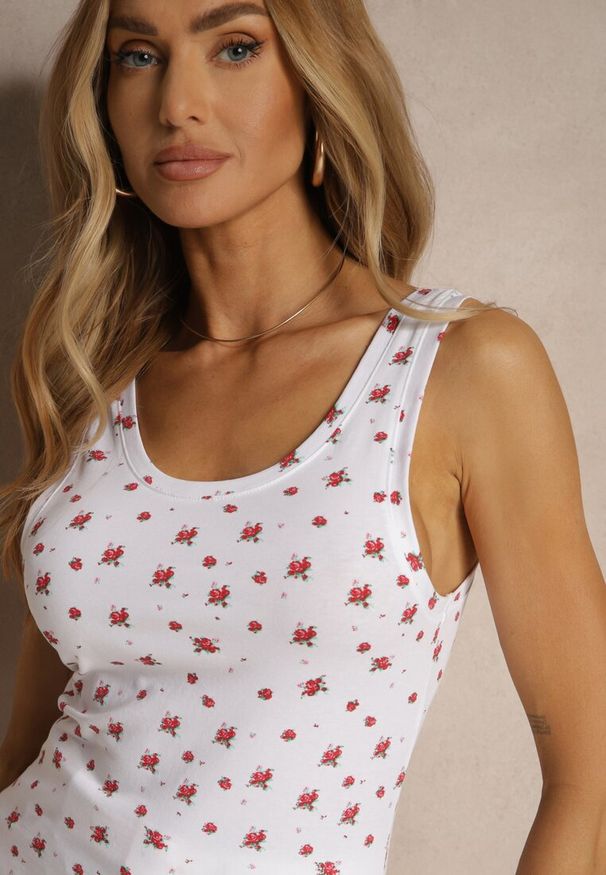 Renee - Biały Top z Bawełny w Kwiaty Nettlin. Okazja: na co dzień. Kolor: biały. Materiał: bawełna. Wzór: kwiaty. Styl: elegancki, casual