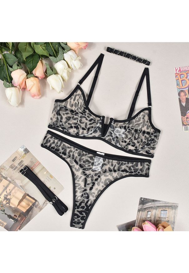 Intica - Komplet bielizny z subtelnymi detalami na wyjątkowe okazje Nesha. Materiał: materiał, skóra