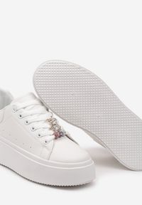 Renee - Białe Sneakersy z Cyrkoniami na Sznurówkach z Platformą Nomiji. Nosek buta: okrągły. Zapięcie: sznurówki. Kolor: biały. Obcas: na platformie. Wysokość obcasa: niski #5