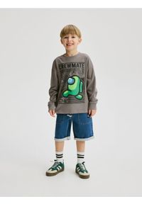 Reserved - Denimowe szorty regular - niebieski. Kolor: niebieski. Materiał: bawełna, dzianina