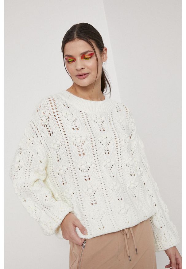 medicine - Medicine - Sweter Essential. Kolor: beżowy. Długość rękawa: długi rękaw. Długość: długie. Wzór: ze splotem