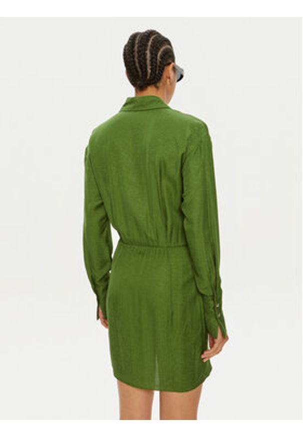 Patrizia Pepe Sukienka koszulowa 8A1272/AL65-G163 Zielony Regular Fit. Kolor: zielony. Materiał: wiskoza. Typ sukienki: koszulowe