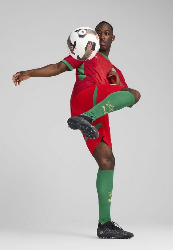 Puma - Męskie szorty Maroko 2025 PUMA Red Archive Green. Kolor: zielony, czerwony, wielokolorowy