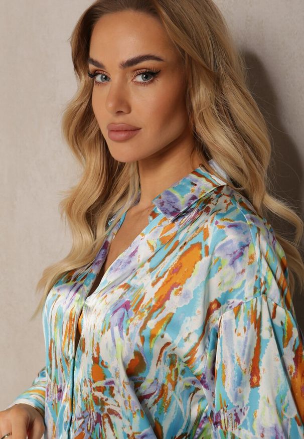 Renee - Niebiesko-Beżowa Klasyczna Koszula z Guzikami z Przedłużonymi Mankietami Keirania. Okazja: na co dzień, na spotkanie biznesowe. Kolor: niebieski. Materiał: jeans. Styl: klasyczny