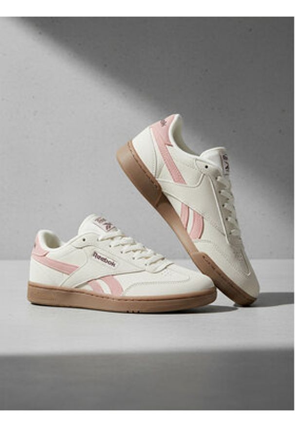 Reebok Sneakersy CEO-FORTE LOUNGER AR30252W-CQR Écru. Materiał: zamsz, skóra
