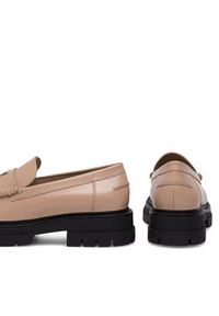 Badura Loafersy PAOLA-112890 Beżowy. Kolor: beżowy. Materiał: lakier, skóra