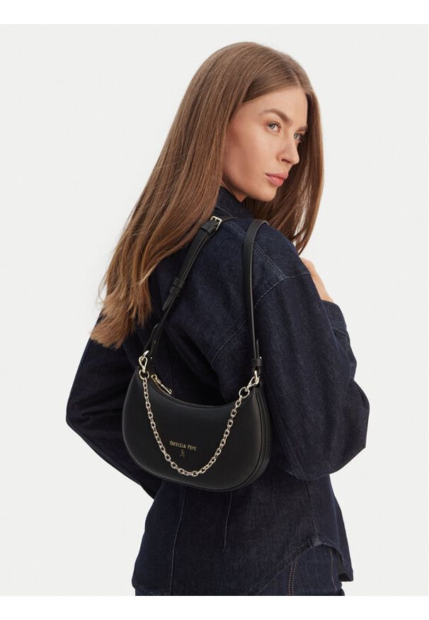 Patrizia Pepe Torebka 8B0309/L001 Czarny. Kolor: czarny. Materiał: skórzane