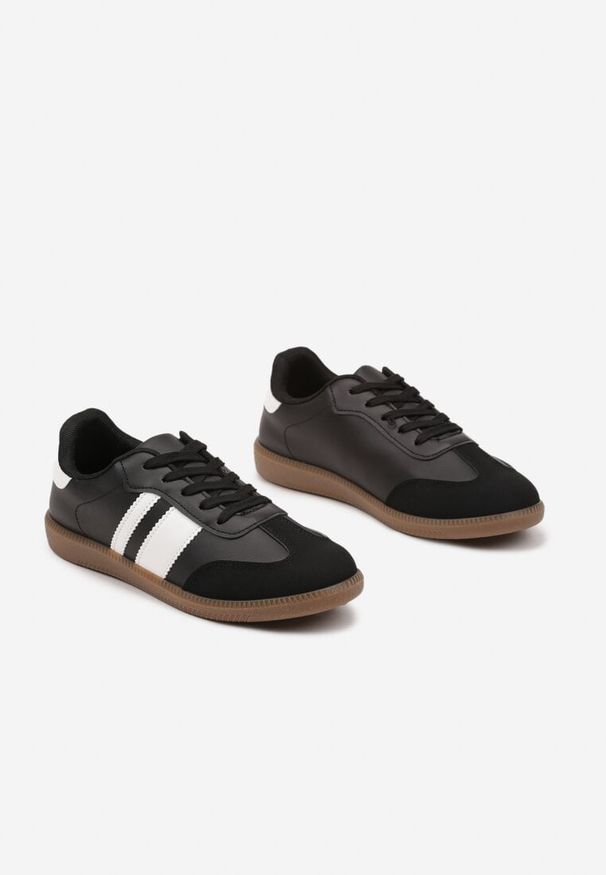 Renee - Czarne Sneakersy w Stylu Tenisówek z Paskami Danareth. Okazja: na co dzień. Zapięcie: pasek. Kolor: czarny