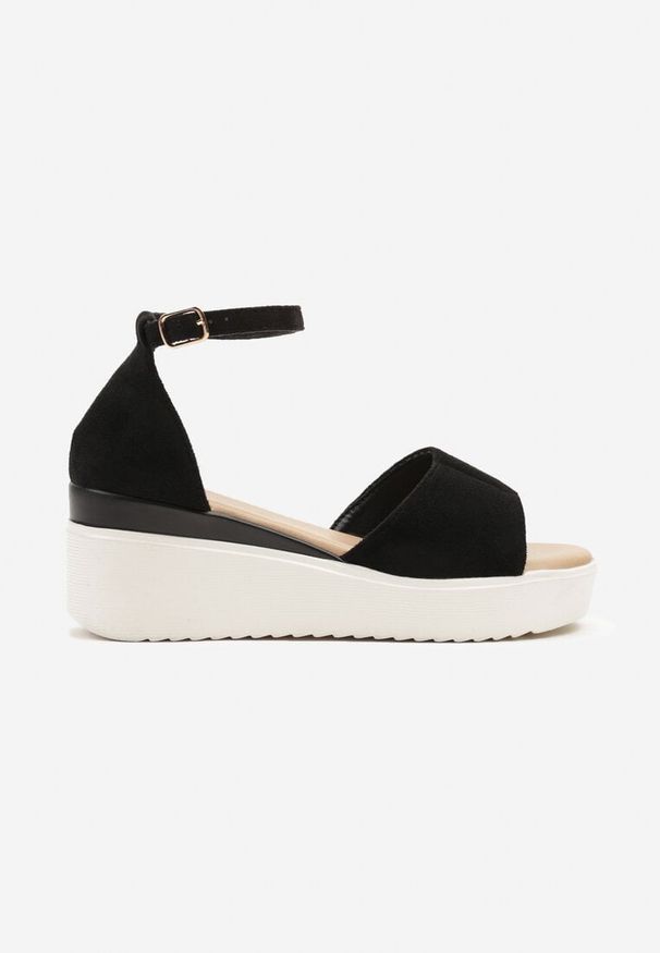 Born2be - Czarne Sandały na Koturnie z Paskiem Wokół Kostki Danarisa. Okazja: na co dzień. Zapięcie: pasek. Kolor: czarny. Materiał: jeans. Obcas: na koturnie. Styl: klasyczny, elegancki, casual